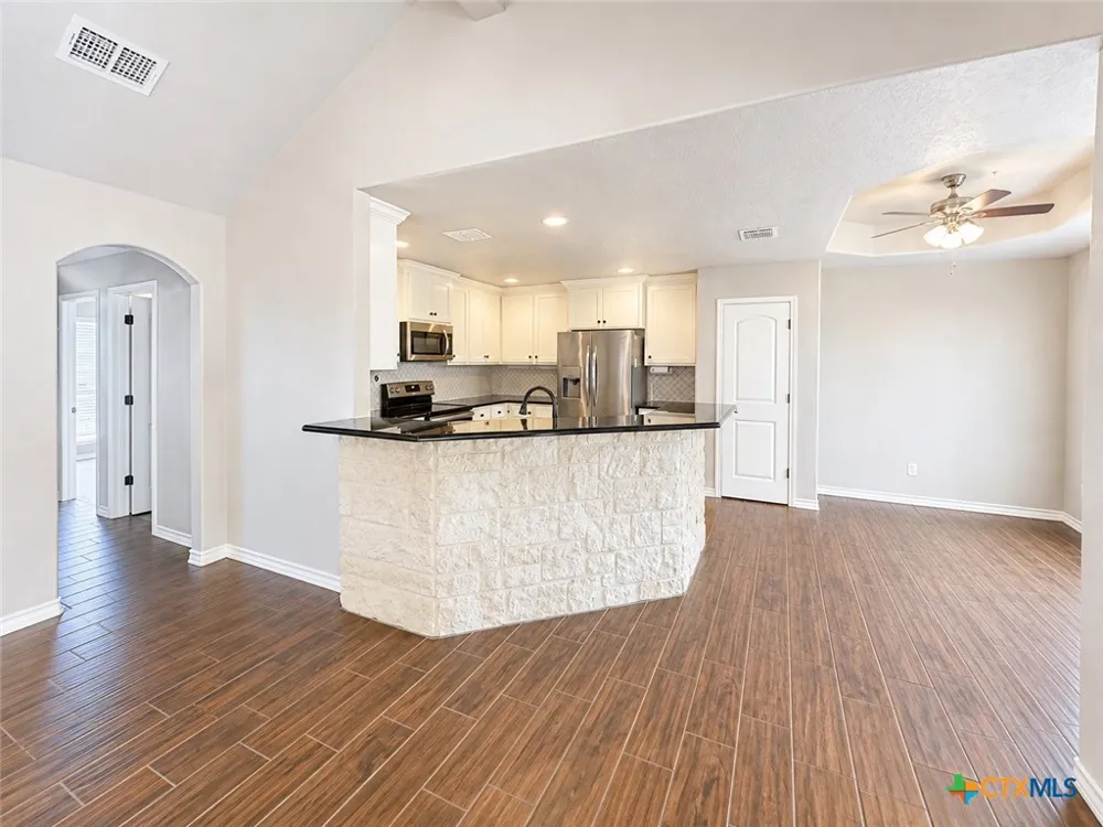 1421 Cottonwood Road Fischer, TX 78623