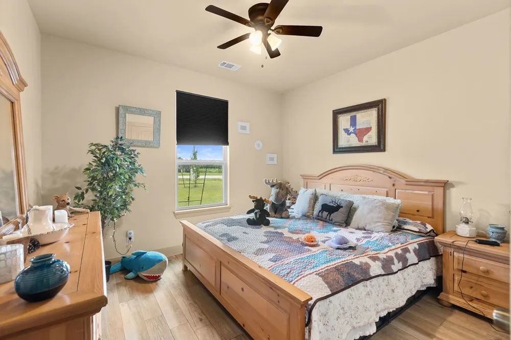 300 Delatorre Street Trenton, TX 75490