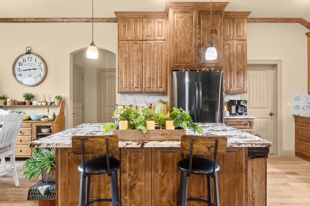 300 Delatorre Street Trenton, TX 75490