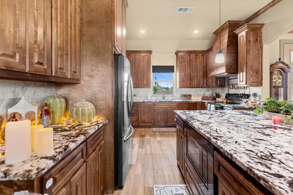 300 Delatorre Street Trenton, TX 75490