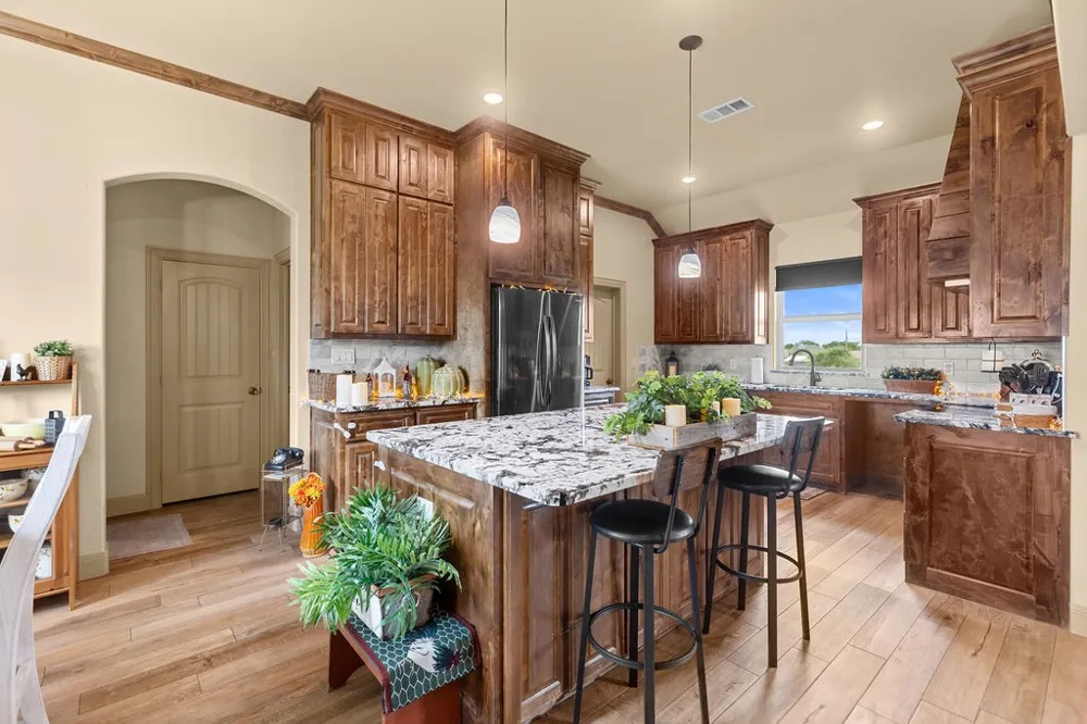 300 Delatorre Street Trenton, TX 75490