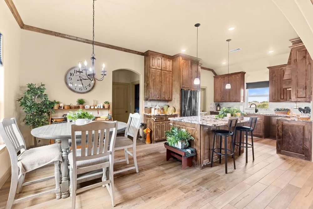 300 Delatorre Street Trenton, TX 75490