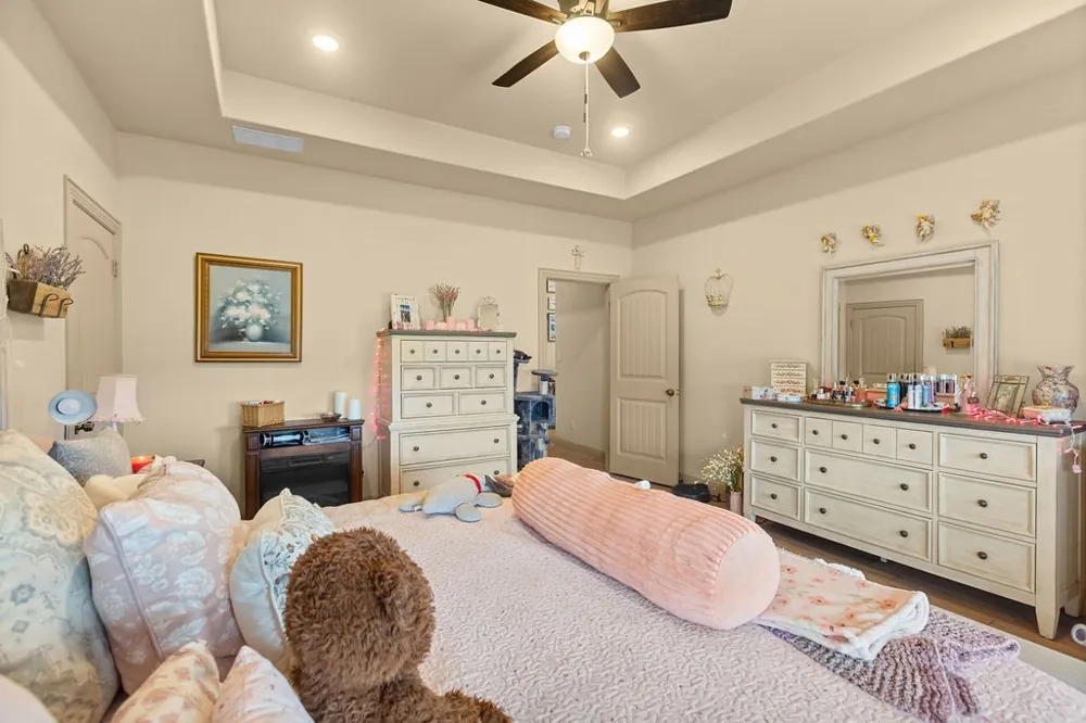 300 Delatorre Street Trenton, TX 75490