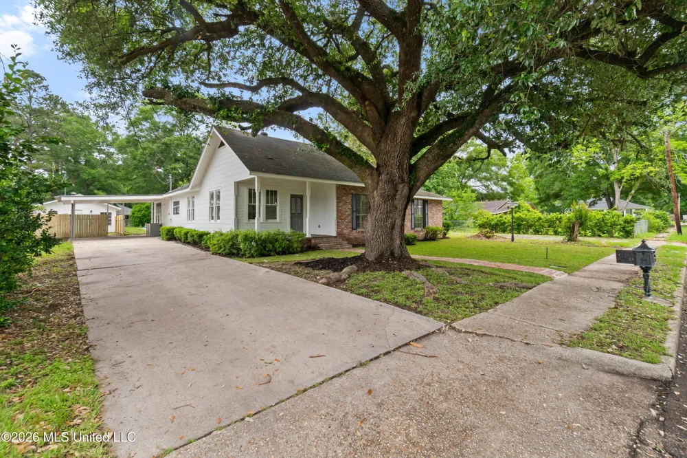 429 Mary Street Columbia, MS 39429