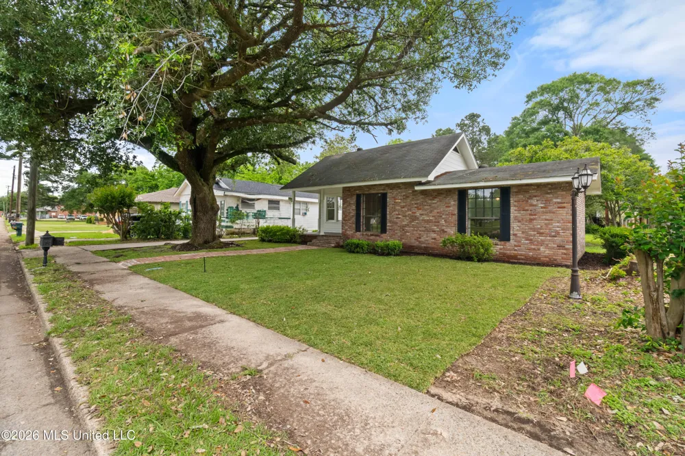 429 Mary Street Columbia, MS 39429