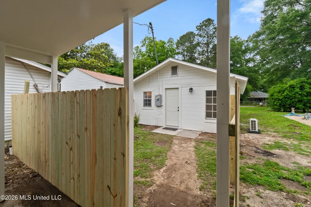 429 Mary Street Columbia, MS 39429