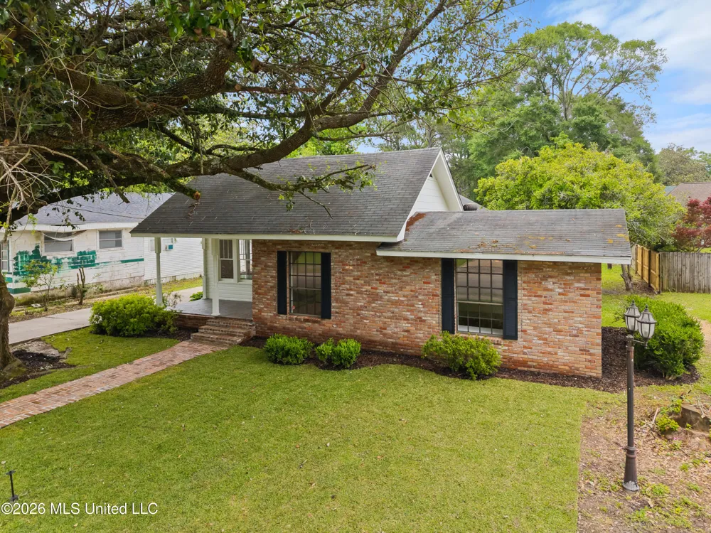 429 Mary Street Columbia, MS 39429