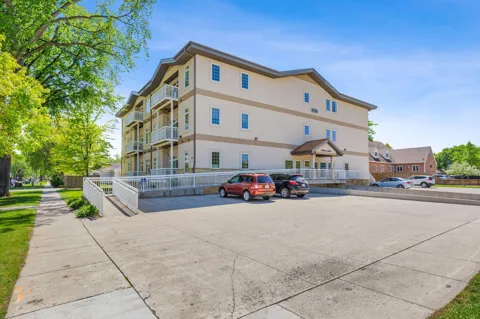 203 6th Street S #101