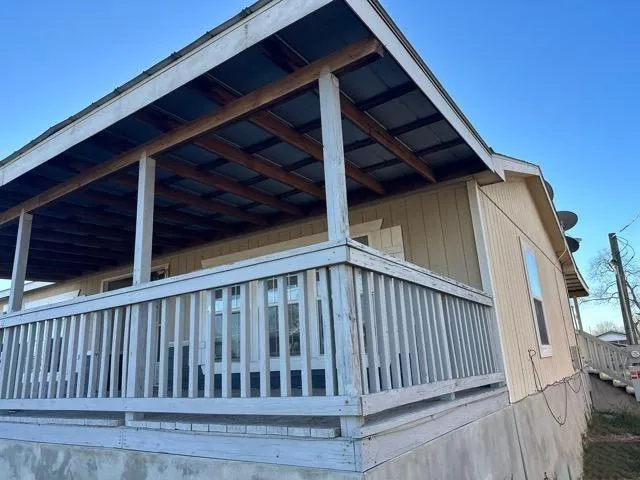861 Avenue H Poteet, TX 78065