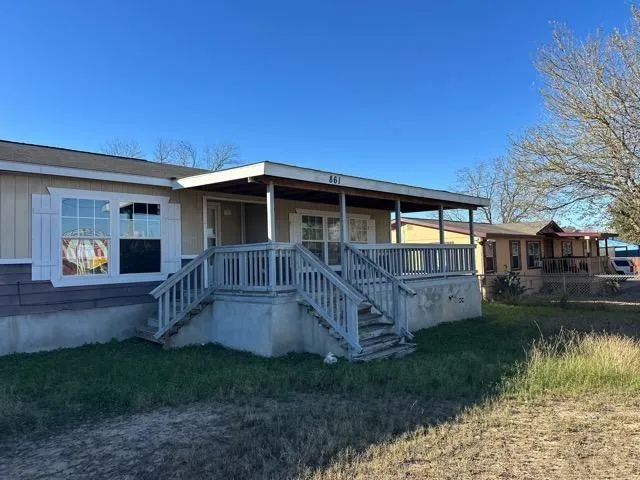 861 Avenue H Poteet, TX 78065