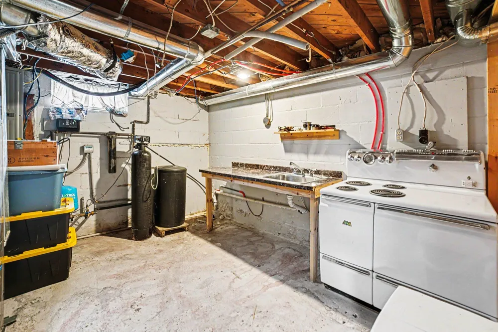 6987 E Beaverton Road Clare, MI 48617