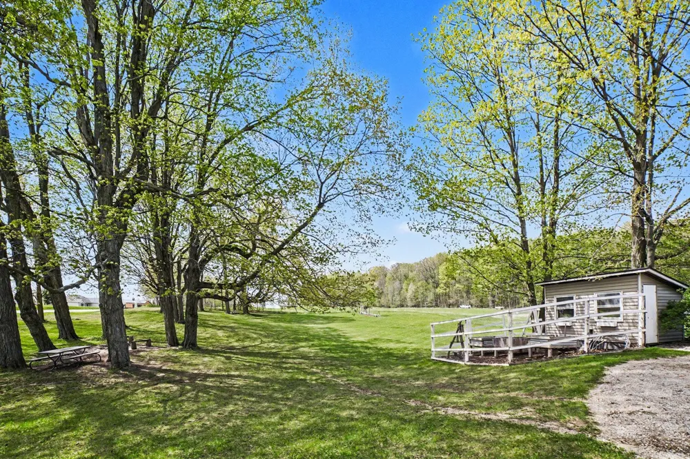 6987 E Beaverton Road Clare, MI 48617