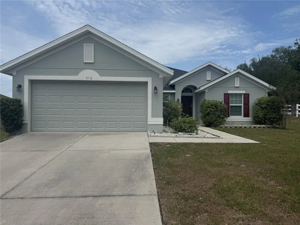906 CHESTNUT DRIVE Fruitland Park, FL 34731