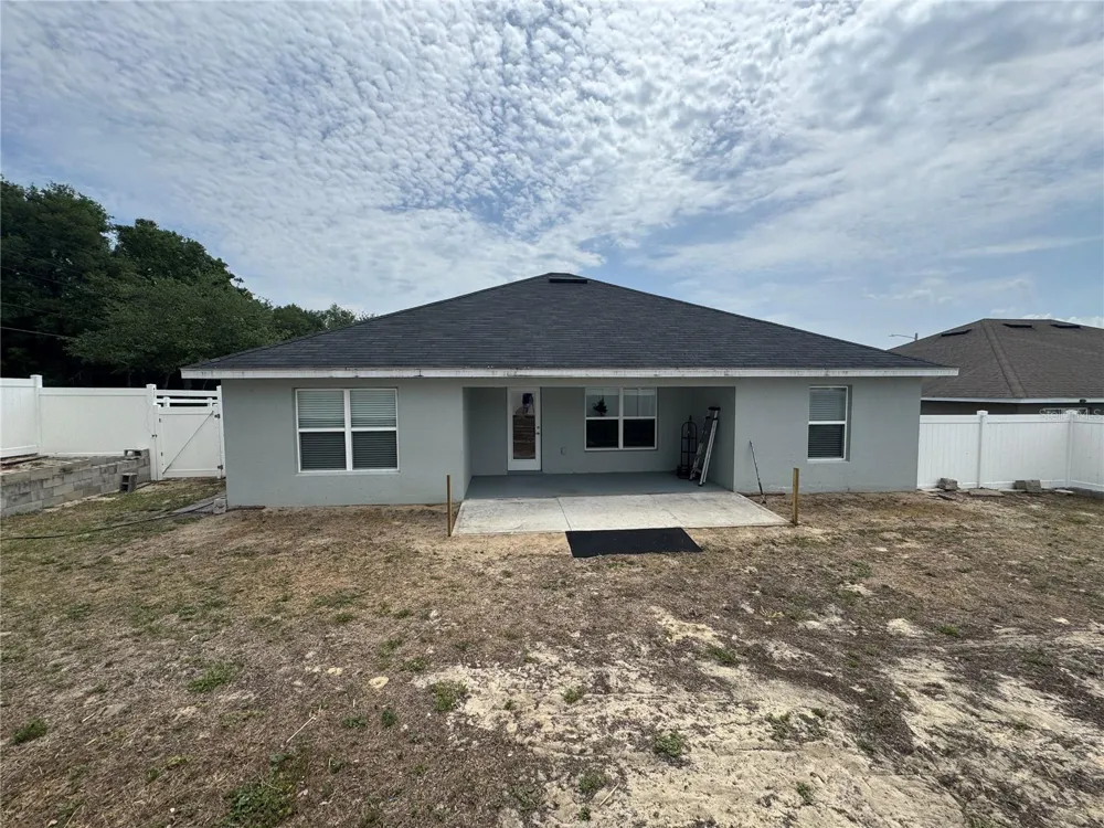 906 CHESTNUT DRIVE Fruitland Park, FL 34731