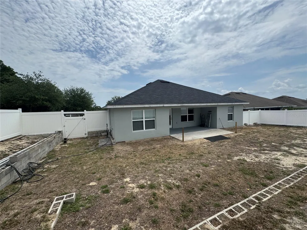 906 CHESTNUT DRIVE Fruitland Park, FL 34731