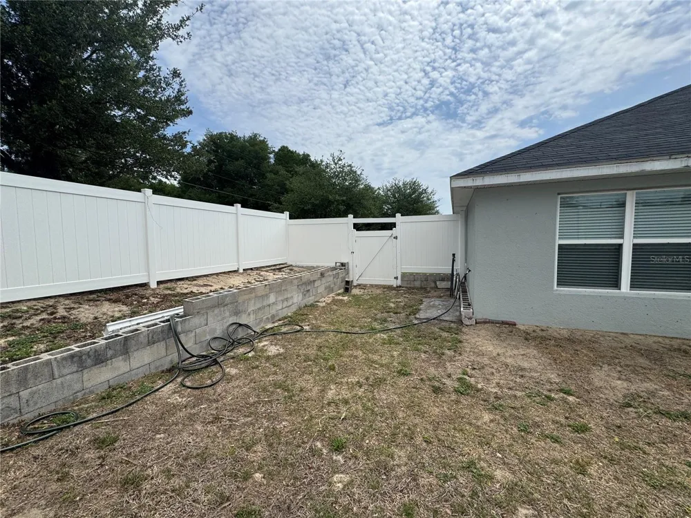 906 CHESTNUT DRIVE Fruitland Park, FL 34731