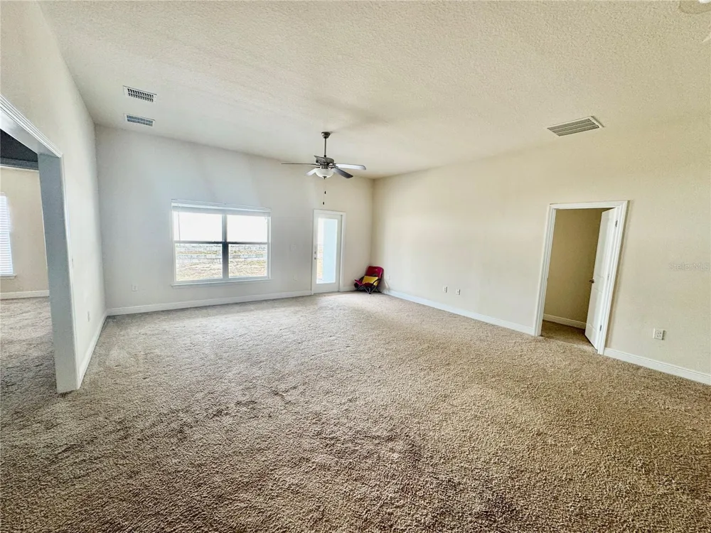 906 CHESTNUT DRIVE Fruitland Park, FL 34731