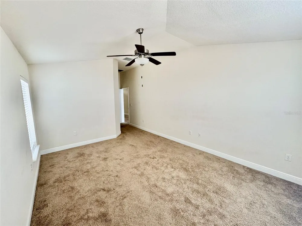 906 CHESTNUT DRIVE Fruitland Park, FL 34731