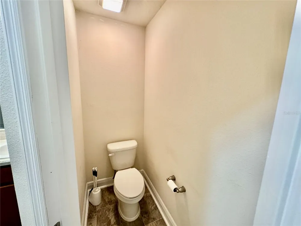 906 CHESTNUT DRIVE Fruitland Park, FL 34731