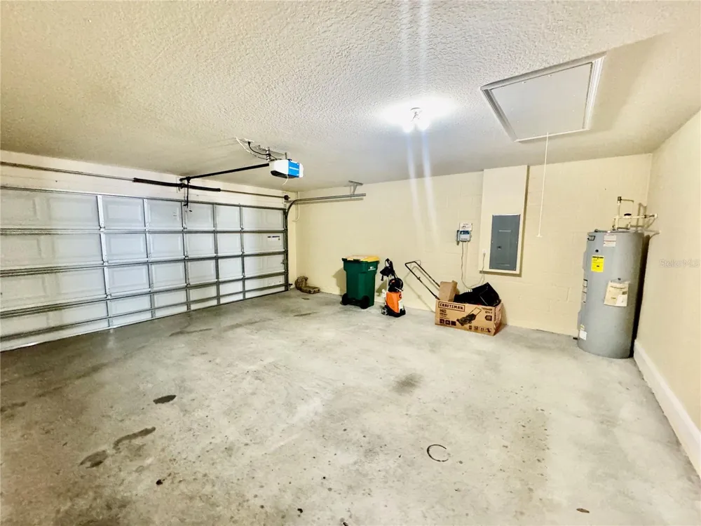 906 CHESTNUT DRIVE Fruitland Park, FL 34731