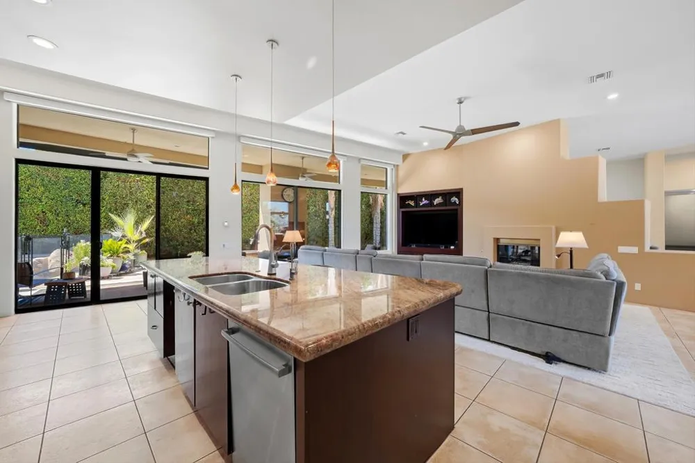 47200 Desert Lily Drive Palm Desert, CA 92260