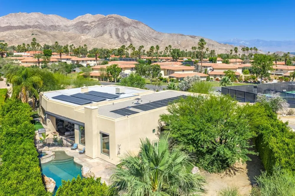 47200 Desert Lily Drive Palm Desert, CA 92260