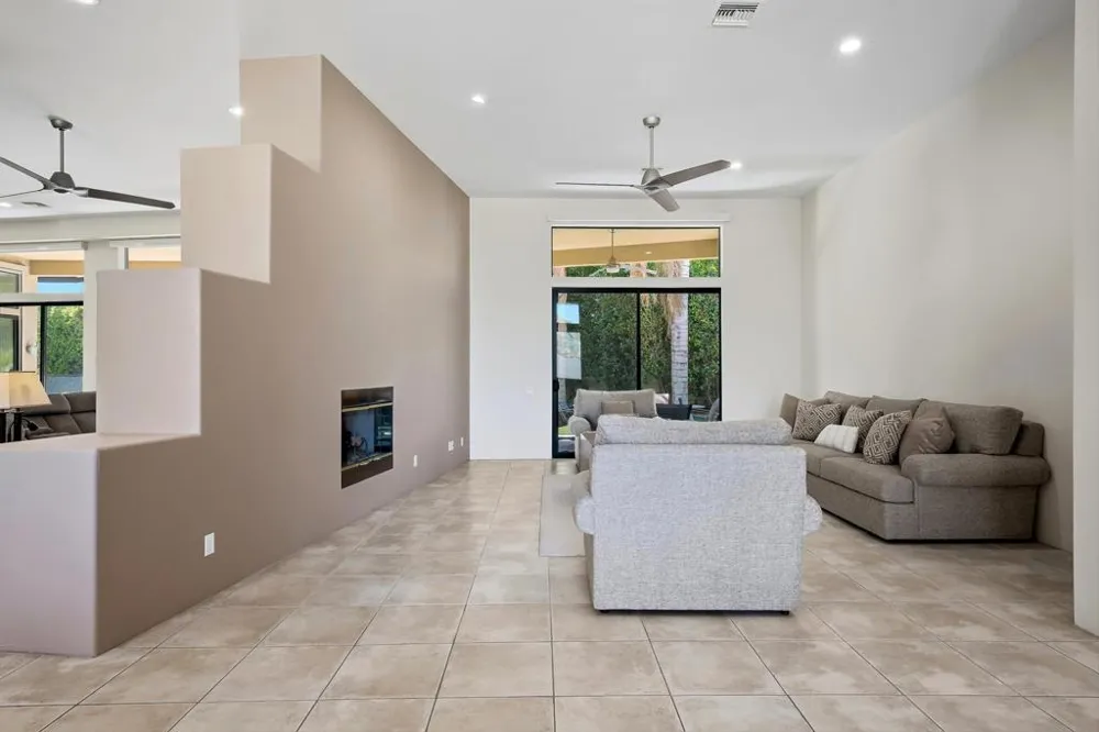 47200 Desert Lily Drive Palm Desert, CA 92260
