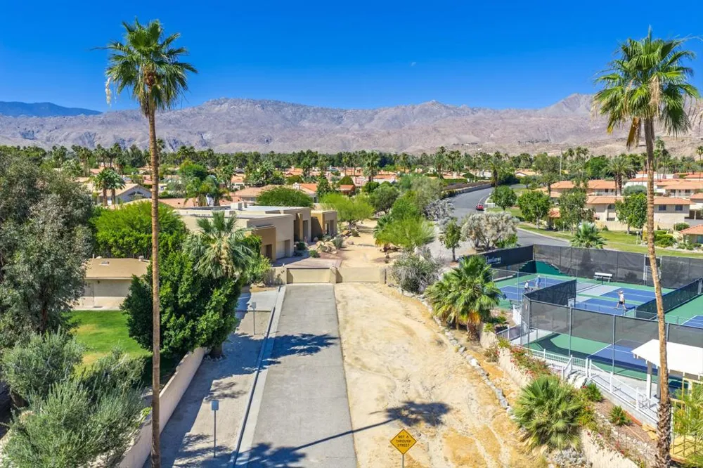 47200 Desert Lily Drive Palm Desert, CA 92260