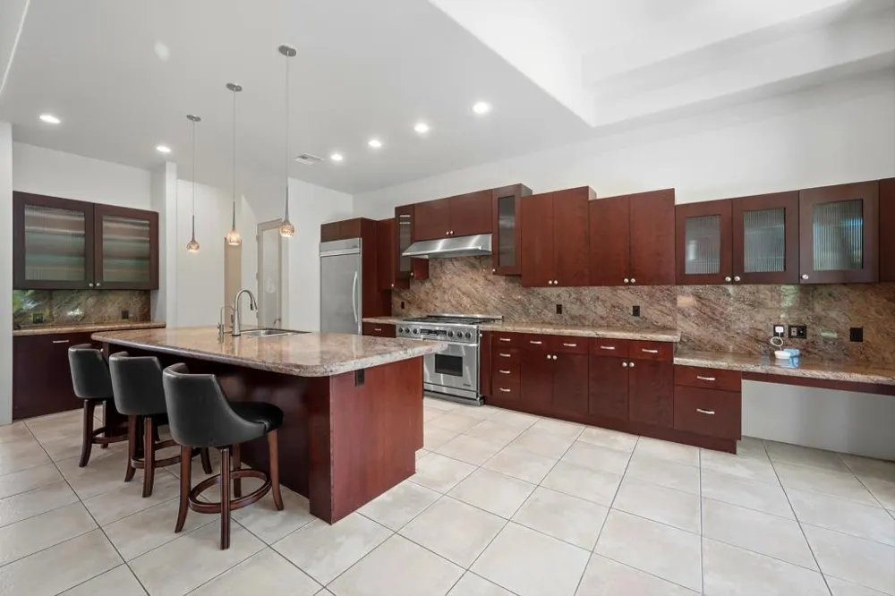 47200 Desert Lily Drive Palm Desert, CA 92260
