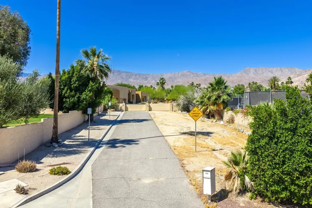 47200 Desert Lily Drive Palm Desert, CA 92260