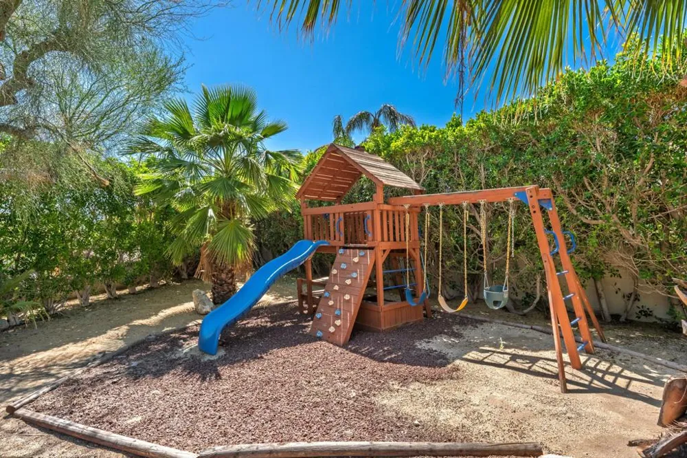 47200 Desert Lily Drive Palm Desert, CA 92260