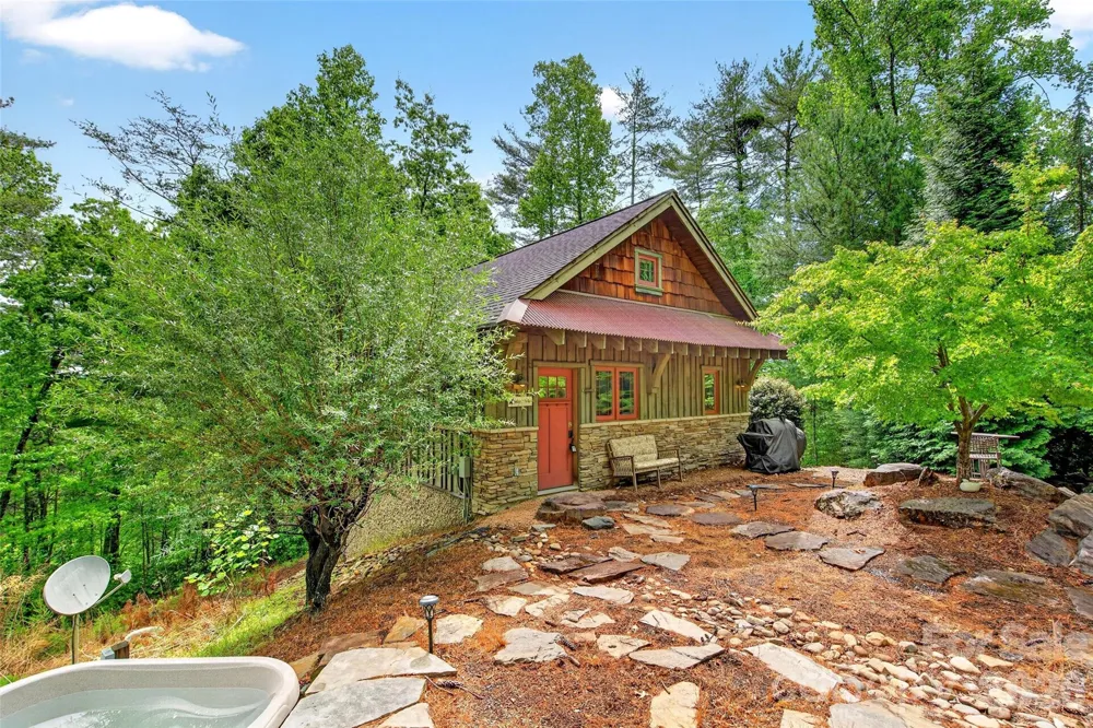 159 Osprey Roost Drive Nebo, NC 28761