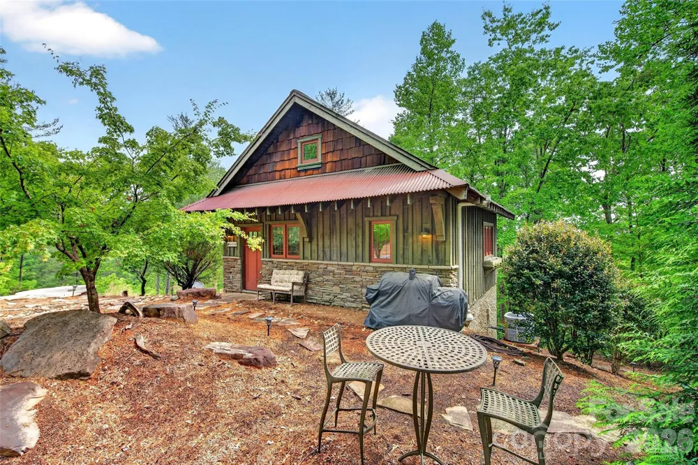 159 Osprey Roost Drive Nebo, NC 28761