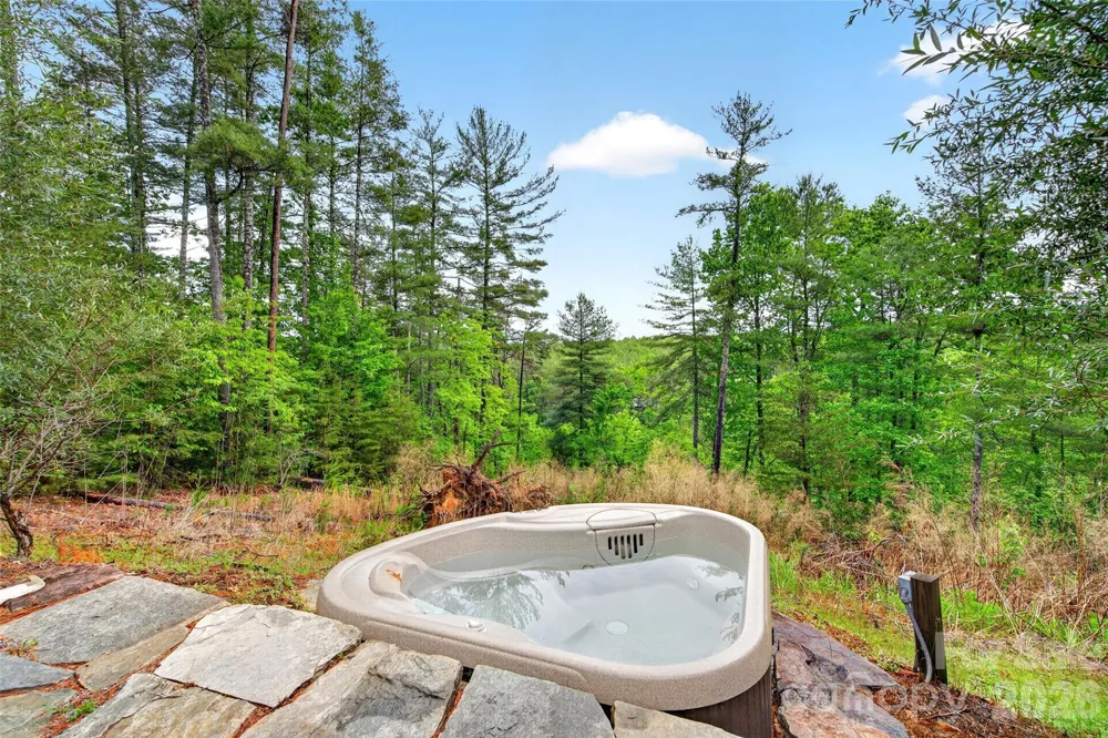 159 Osprey Roost Drive Nebo, NC 28761