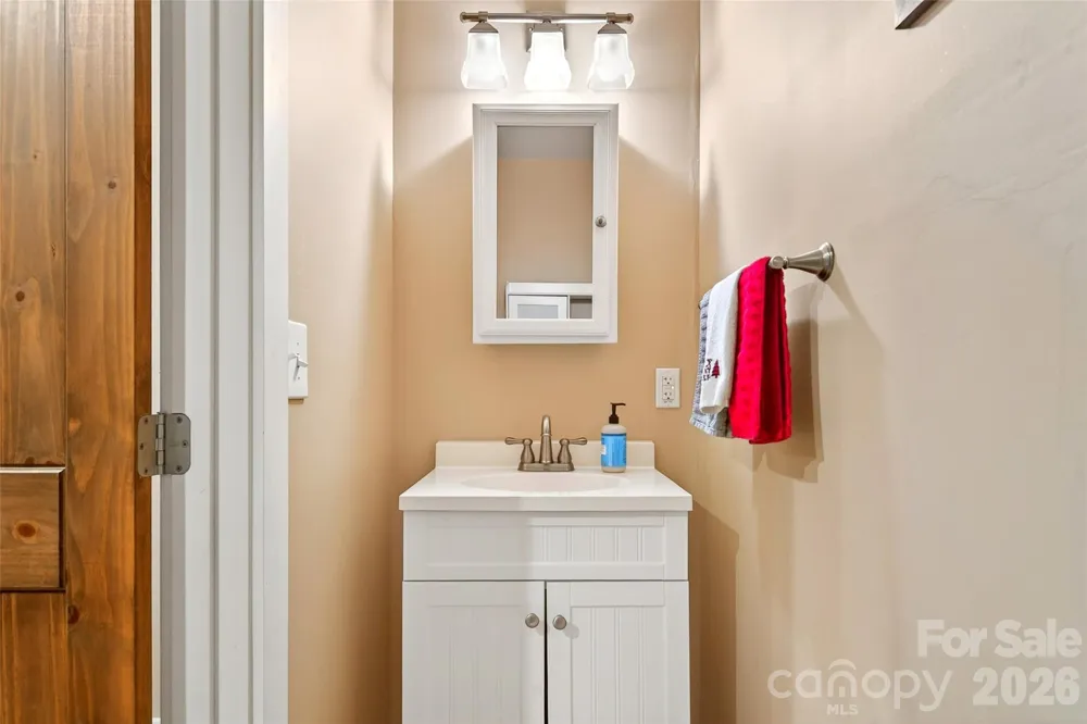 159 Osprey Roost Drive Nebo, NC 28761