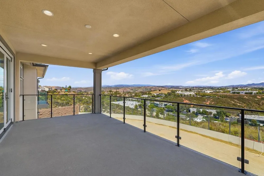 2057 Verne View Carlsbad, CA 92008