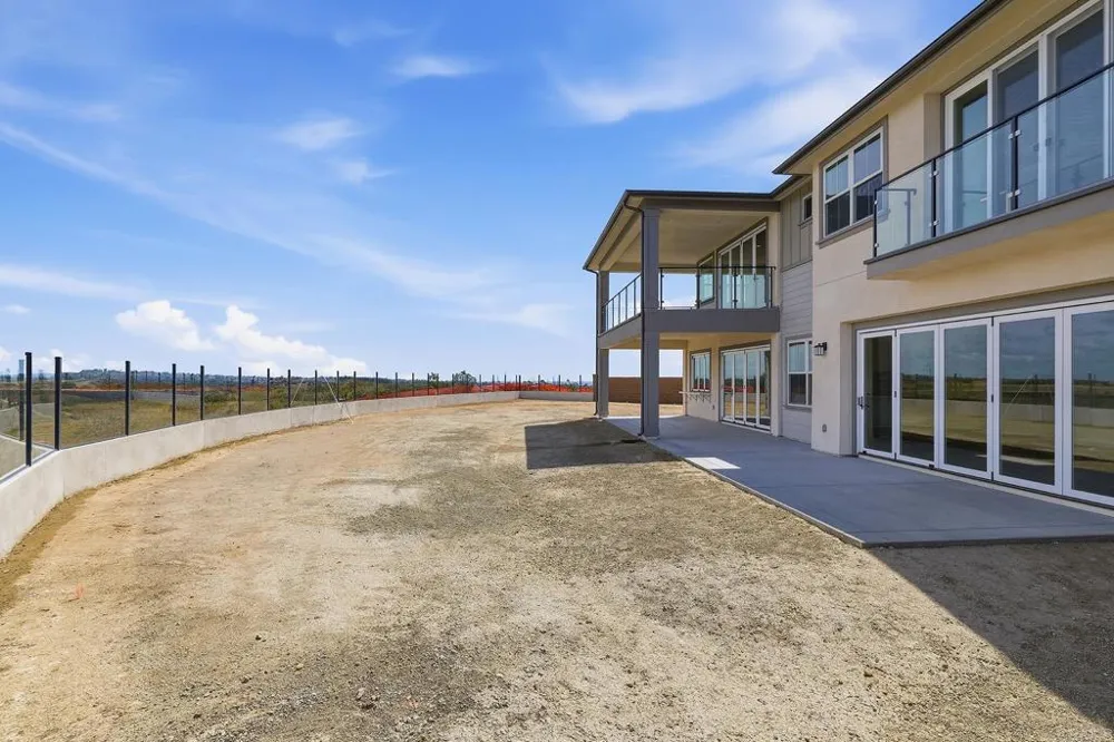 2057 Verne View Carlsbad, CA 92008
