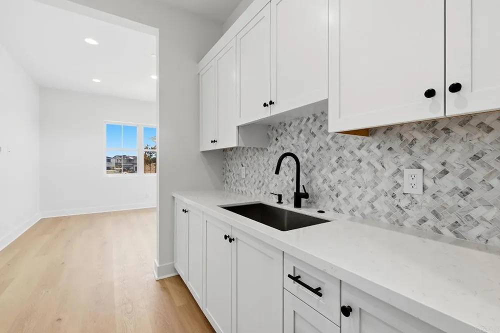 2057 Verne View Carlsbad, CA 92008