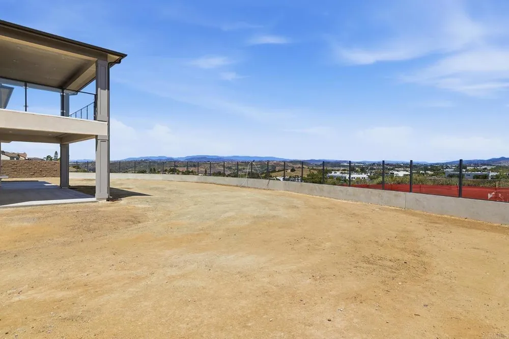 2057 Verne View Carlsbad, CA 92008