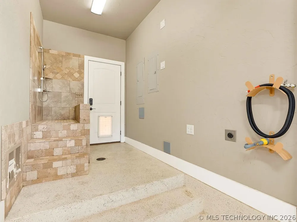 12435 County Road 3593 Circle Ada, OK 74820