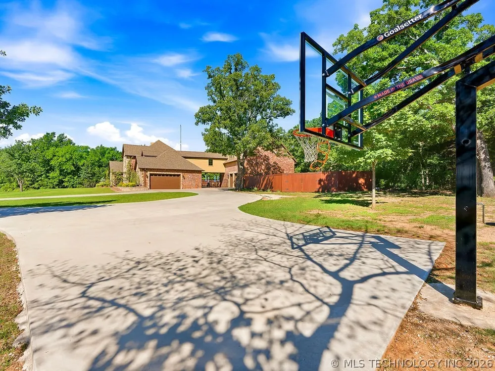 12435 County Road 3593 Circle Ada, OK 74820