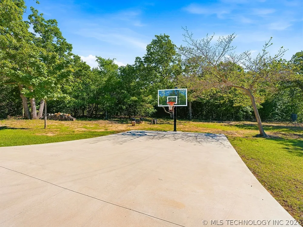 12435 County Road 3593 Circle Ada, OK 74820