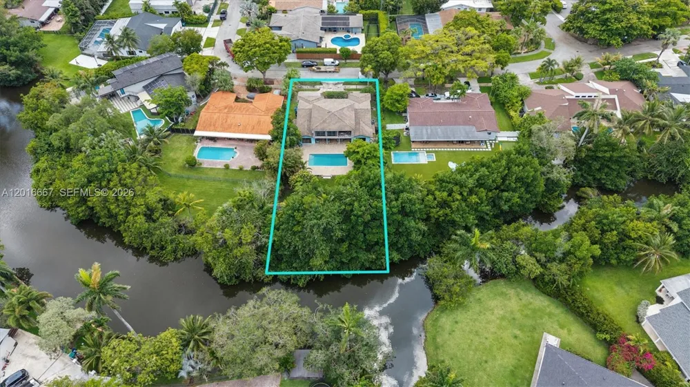 20021 NE 25th Ave Miami, FL 33180