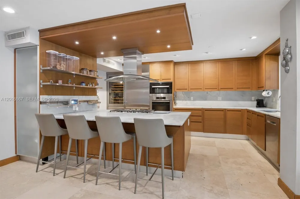 20021 NE 25th Ave Miami, FL 33180