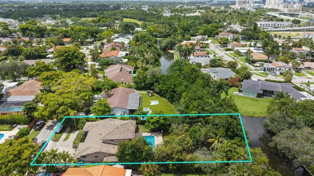 20021 NE 25th Ave Miami, FL 33180
