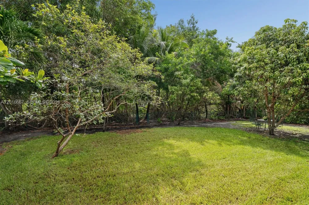 20021 NE 25th Ave Miami, FL 33180