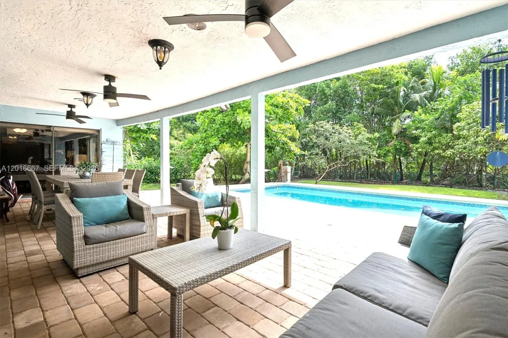 20021 NE 25th Ave Miami, FL 33180