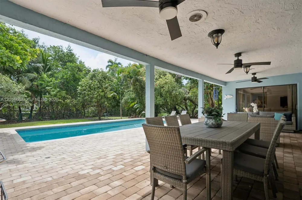 20021 NE 25th Ave Miami, FL 33180