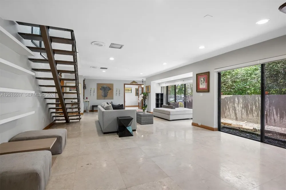 20021 NE 25th Ave Miami, FL 33180
