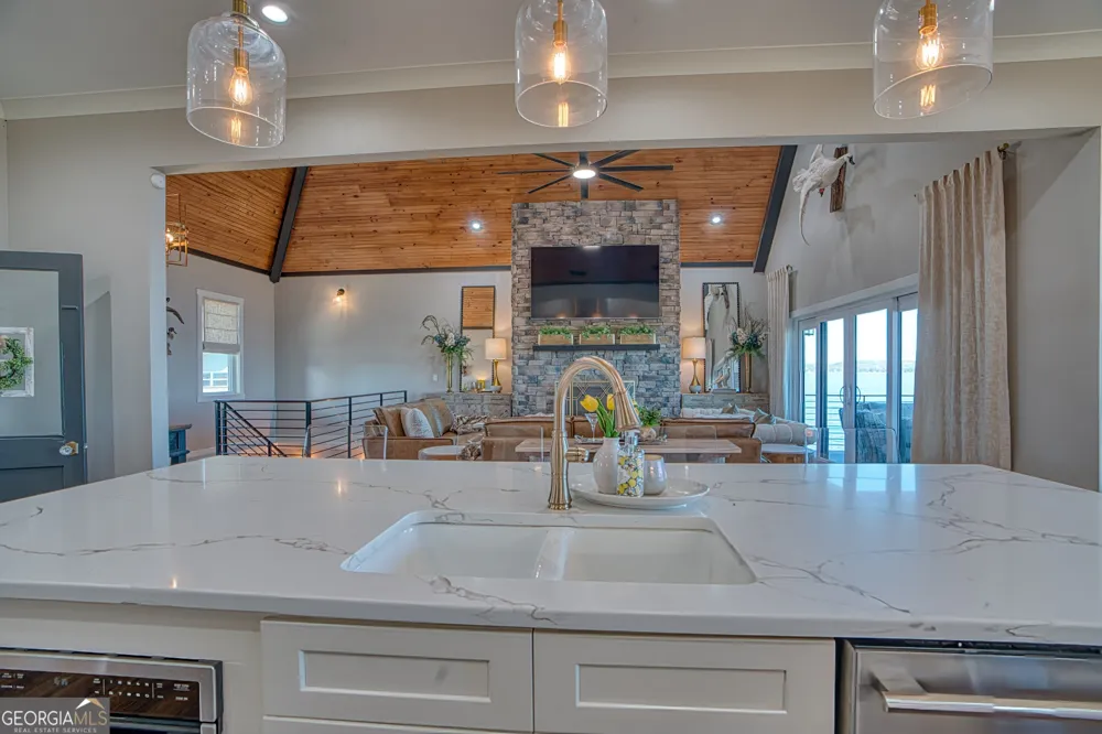 204 County Road 469 Centre, AL 35960